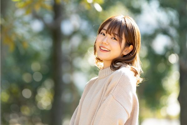 笑顔の女性