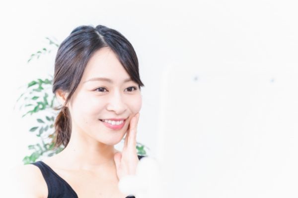 スキンケア女性