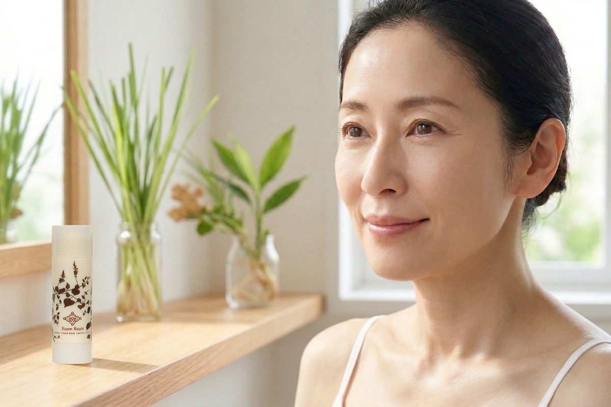 くすみのない50代女性の顔